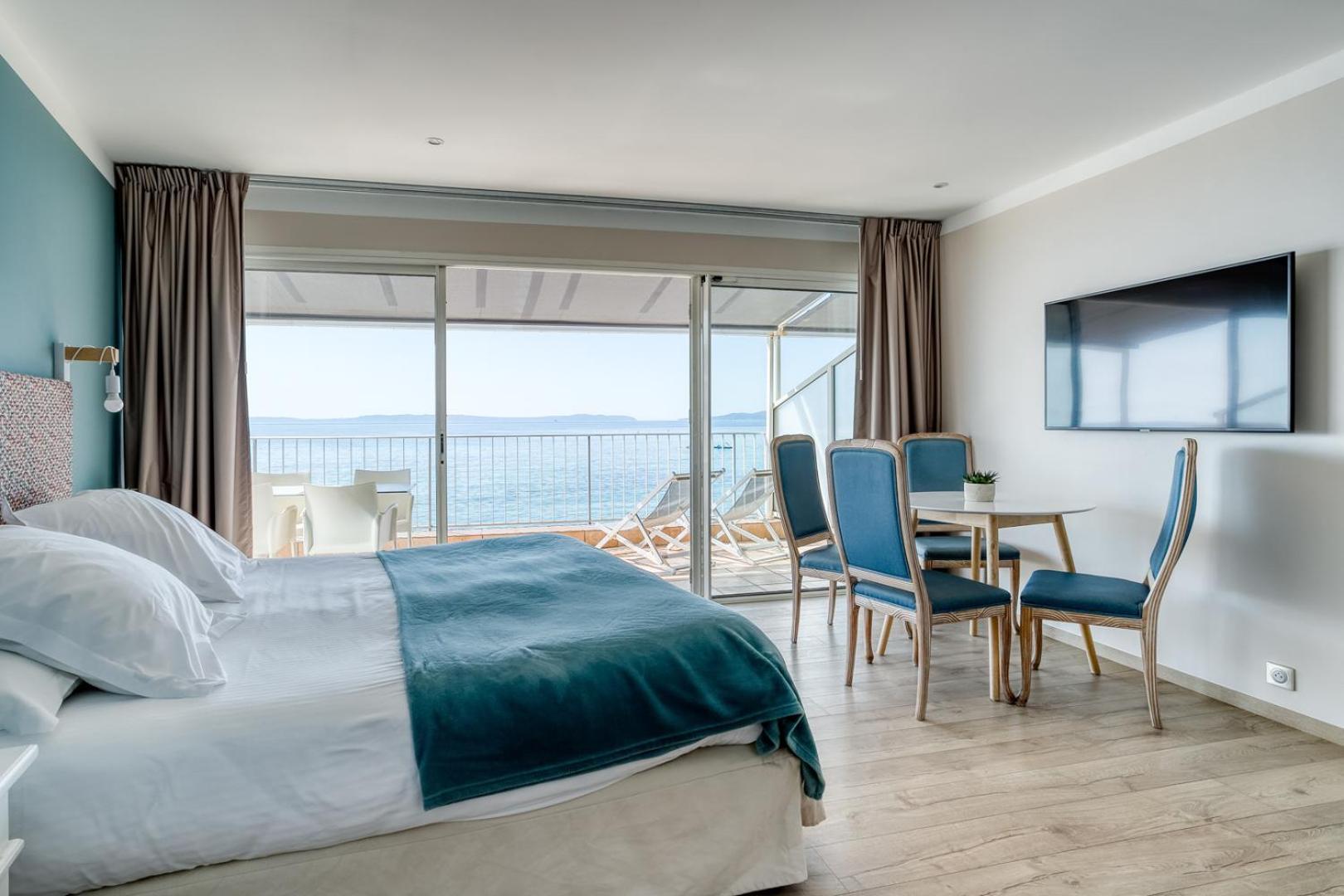 Roc - 4 Etoiles Les Pieds Dans L'eau Hotel Le Lavandou